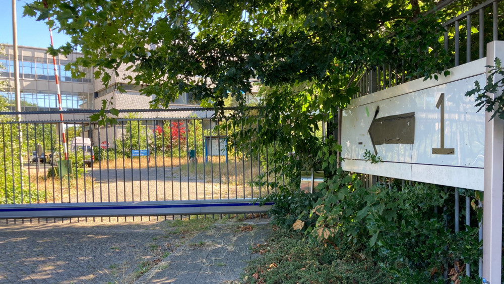 Oekraïense vluchtelingen moeten buiten blijven douchen op Hilversumse opvanglocatie