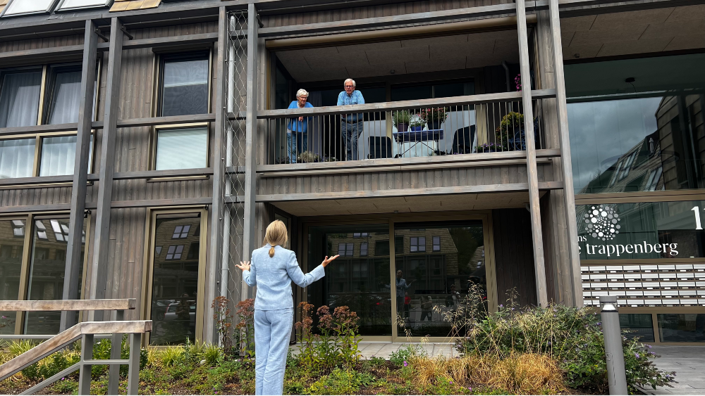 Minister Boekholt-O'Sullivan in gesprek met bewoners